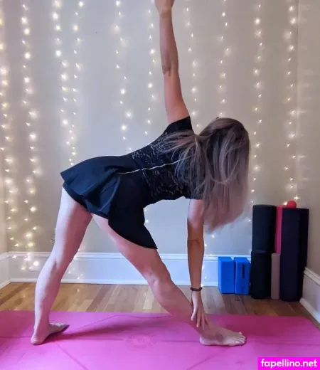 Hot Yoga Babe OnlyFans Thumbnail #GMVVVMfLde