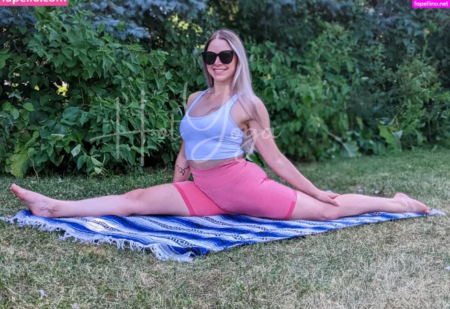 Hot Yoga OnlyFans Thumbnail #55xIQanT8Q