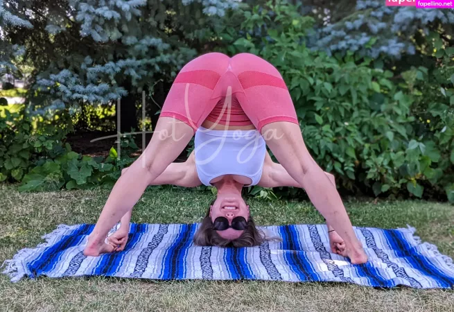 Hot Yoga OnlyFans Thumbnail #5PMKff8b83