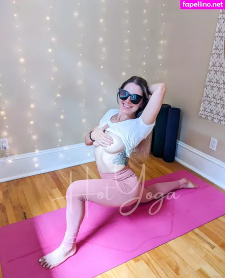 Hot Yoga OnlyFans Thumbnail #UO2WbnR9Uf