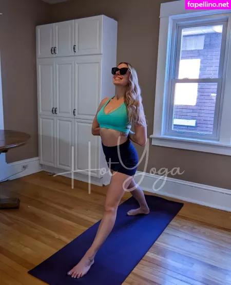 Hot Yoga OnlyFans Thumbnail #fC1daXLa3I