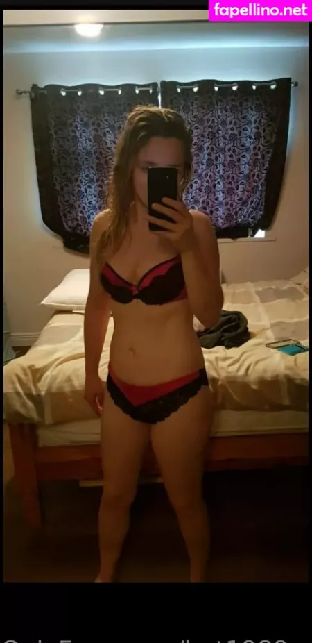 Hot1989mom OnlyFans Thumbnail #DjFkm4kbVf