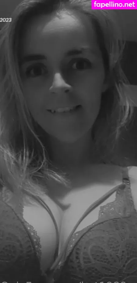 Hot1989mom OnlyFans Thumbnail #QHtbUkz76L