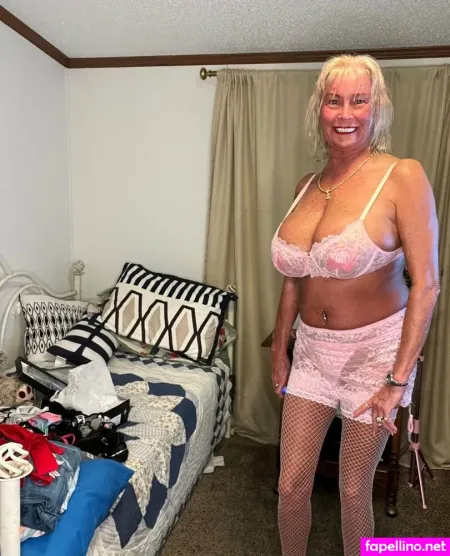 Hotazzchick67 OnlyFans Thumbnail #Kv6jZP9535