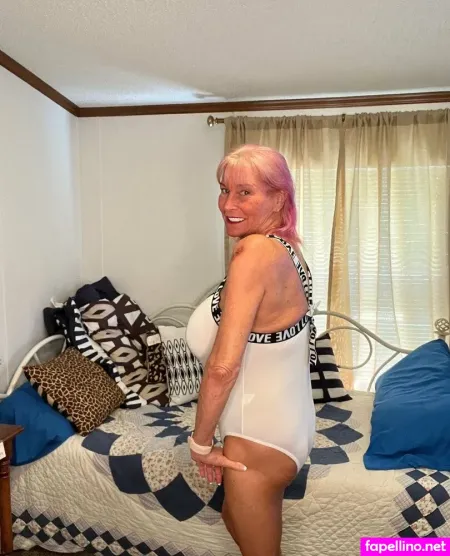Hotazzchick67 OnlyFans Thumbnail #Le8q6ViQUz