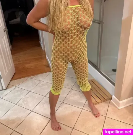 Hotbakingwife OnlyFans Thumbnail #saYNZsB9Qt