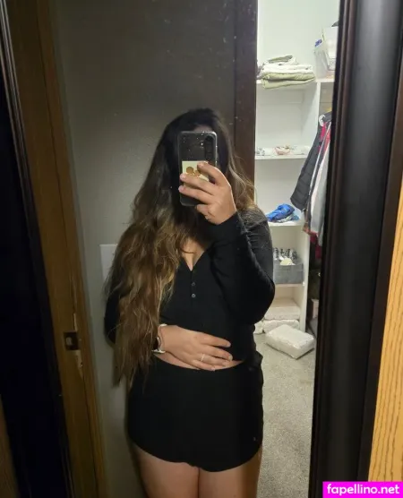 Hotbusymomma OnlyFans Thumbnail #e2l1R4p1Ey