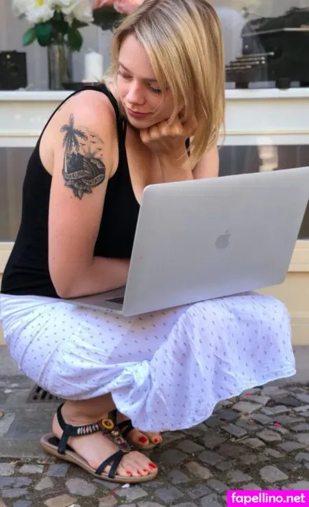 Hotfeetbyannewuensche OnlyFans Thumbnail #TqFKMSiKWH