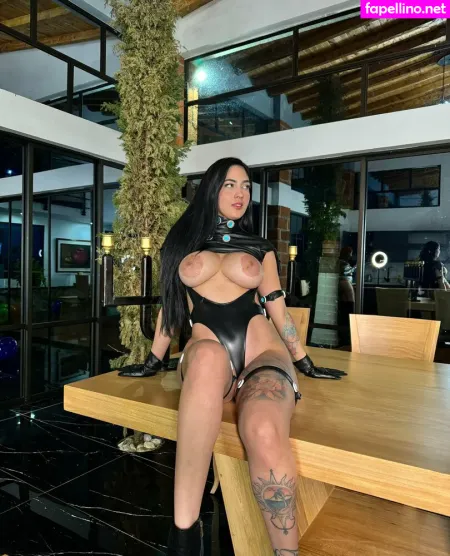 Hotkingandqueen OnlyFans Thumbnail #hqQzaCKZUA