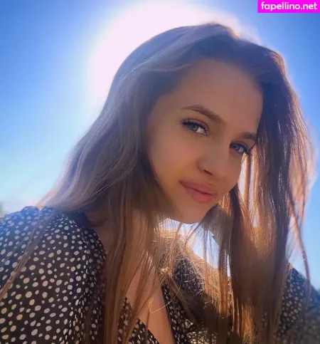 Hotliya OnlyFans Thumbnail #5DI4qD5fdE