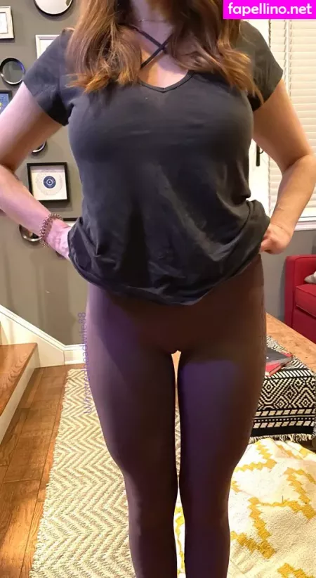 Hotredheadwife88 OnlyFans Thumbnail #22FmMao4j7