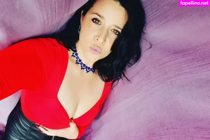 Hotsexymommy69 OnlyFans Thumbnail #0GN4AAs6cj