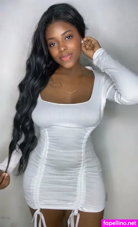 Hottie Mila OnlyFans Thumbnail #omMLL42WiY