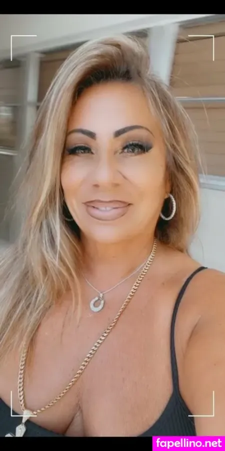 Hottotrottotsfree OnlyFans Thumbnail #94iwCsxFBs