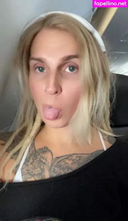 Hottrayne OnlyFans Thumbnail #q28soJFaFJ