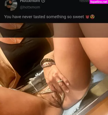 Hottxmom OnlyFans Thumbnail #b7rO6E6KPm