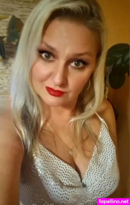 Hotwife49 OnlyFans Thumbnail #KGCejuG8Mg