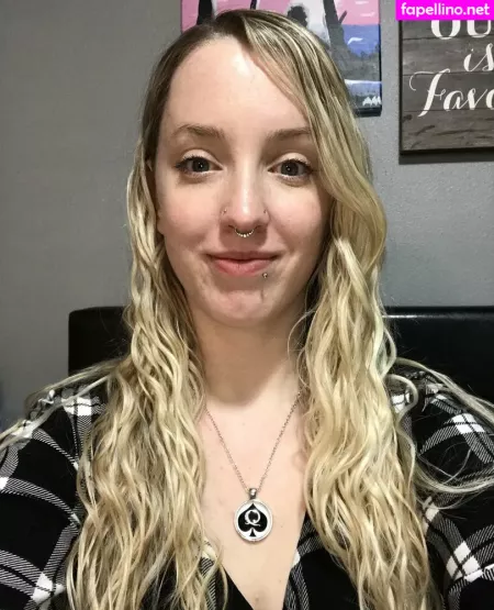 Hotwifealy OnlyFans Thumbnail #d8kL3XNlvS