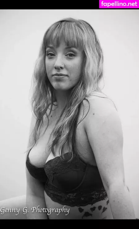 Hotwifealy OnlyFans Thumbnail #gBp5obLwvP