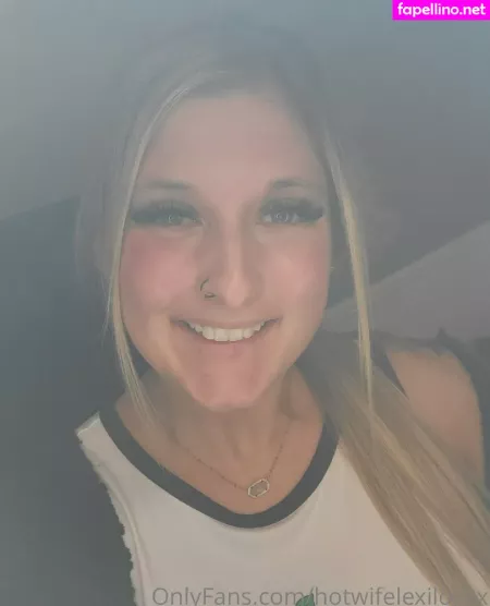 Hotwifelexilovex 1 OnlyFans Thumbnail #YDOP1LRoXa