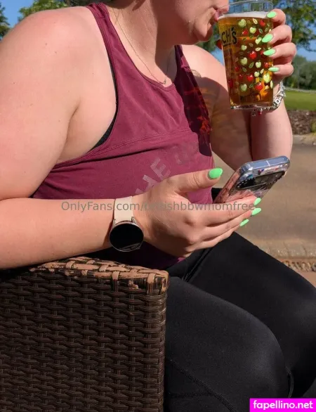 Hotwifeuk89 Main Profile Photo