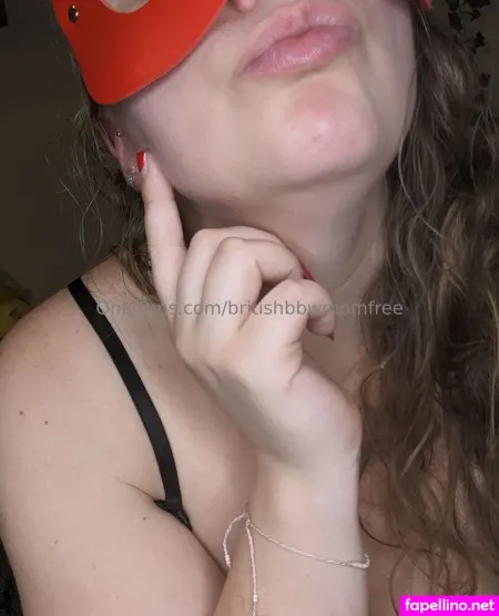 Hotwifeuk89 OnlyFans Thumbnail #bJcLaEbDo8