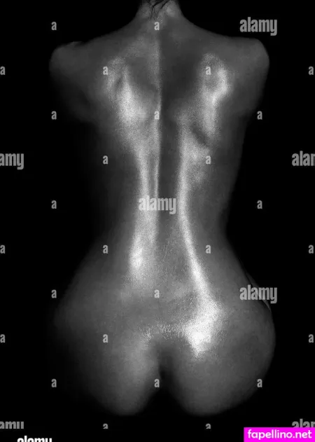 Hourglass OnlyFans Thumbnail #bAZ8QUaQi1