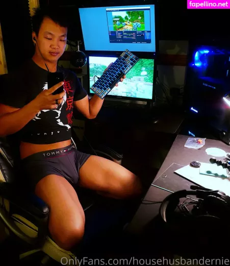 Househusbandernie OnlyFans Thumbnail #4PI45DdJ7Q