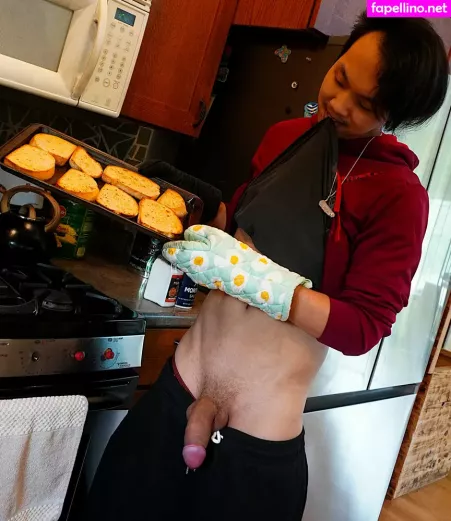 Househusbandernie OnlyFans Thumbnail #WfuaIAKhwW