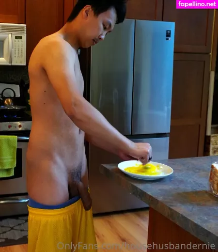 Househusbandernie OnlyFans Thumbnail #YMSrd9aSD8