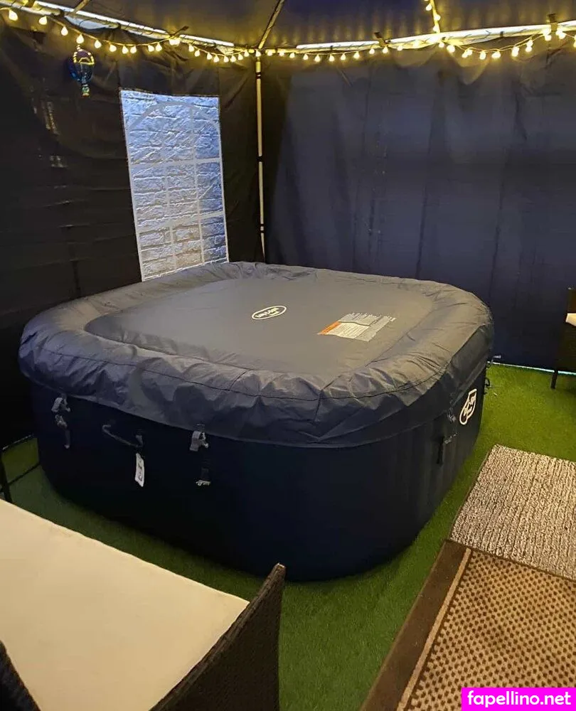 housewifegonebad, the.tradie.wife Nude Leaked OnlyFans Photo #LSE7ChWTon