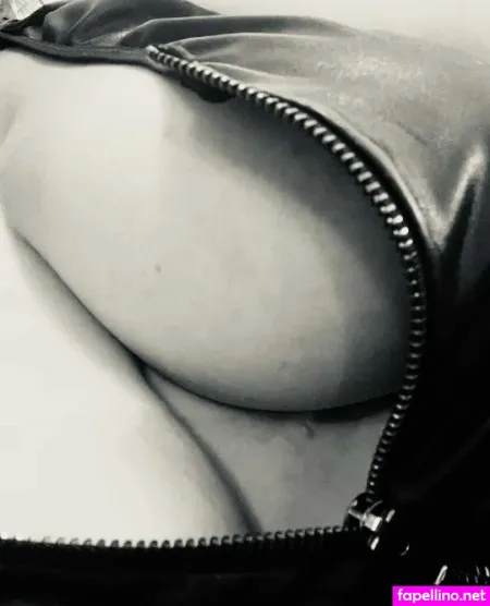 Housewifegonebad OnlyFans Thumbnail #RAL8T2mWVd