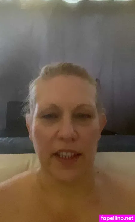 Housewifegonebad OnlyFans Thumbnail #WU7u8lSphZ