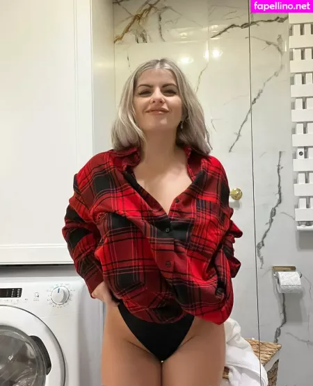 Housewifekim OnlyFans Thumbnail #pEjU4mmBbo