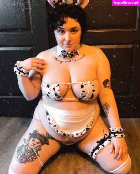 Hucow Honey OnlyFans Thumbnail #CYuAwPNQ8R