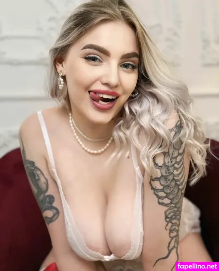 Hugeboobsalice OnlyFans Thumbnail #hFOwS8Ju2U