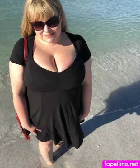 Hugejcuptits OnlyFans Thumbnail #xI3McLakOG