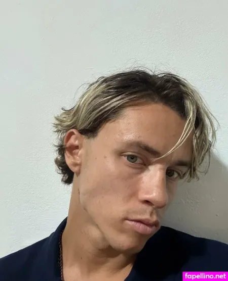 Hugomicallef OnlyFans Thumbnail #iWigsqOobo