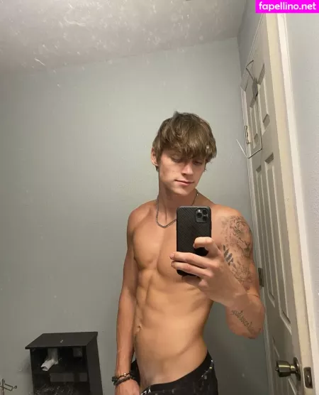 Hungodeyfree OnlyFans Thumbnail #2VwhwF3J3x