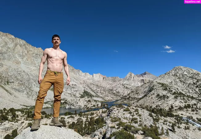 Hungskater OnlyFans Thumbnail #X9aCbT3xl2