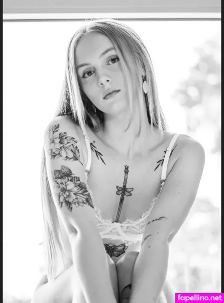 Hunny Blonde OnlyFans Thumbnail #XQL64hvF88