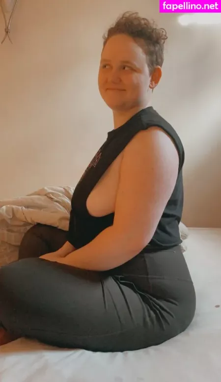 Hunnybeesarecool OnlyFans Thumbnail #5peYmUA2uM