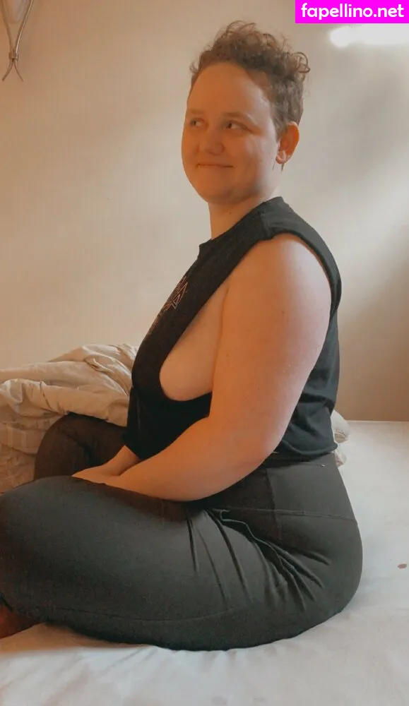 amyymarie118, hunnybeesarecool Nude Leaked OnlyFans Photo #5peYmUA2uM