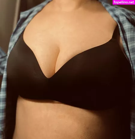 Hunnybeesarecool OnlyFans Thumbnail #8E7ZNH5HE9