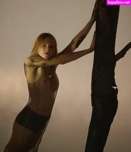 Hunter Schafer OnlyFans Thumbnail #4IjClZHFgi