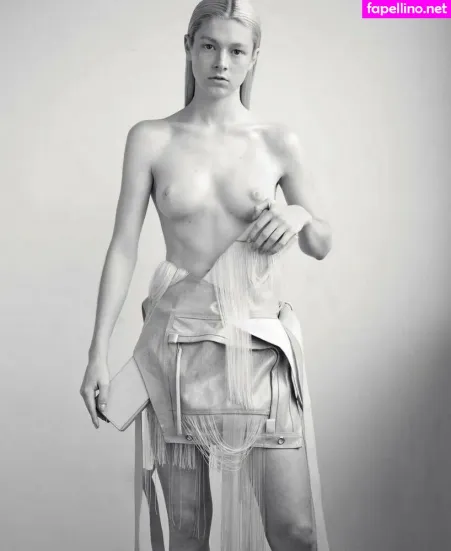 Hunter Schafer OnlyFans Thumbnail #KaWhY6WRo0