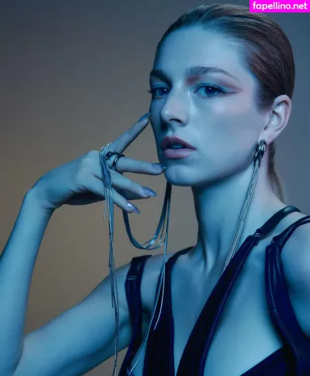 Hunter Schafer OnlyFans Thumbnail #KerSL4eoqM