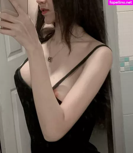 Hwanyen OnlyFans Thumbnail #t8q2kETCbh