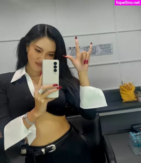 Hwasa OnlyFans Thumbnail #NtL5COSjGN
