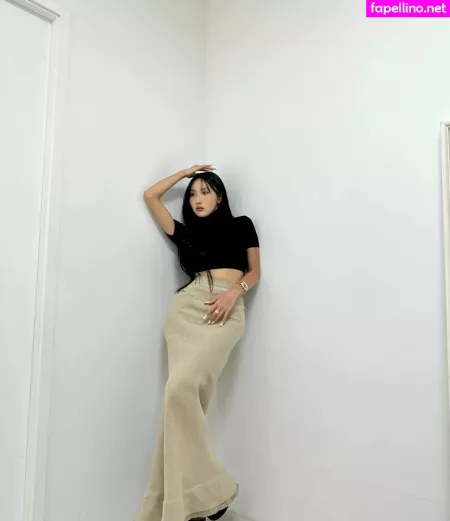Hwasa OnlyFans Thumbnail #orAVKfTSk2